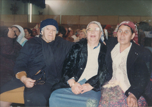 Fortuna Malca (in the center) with friends at a club in Shmuel HaNavi neighborhood.